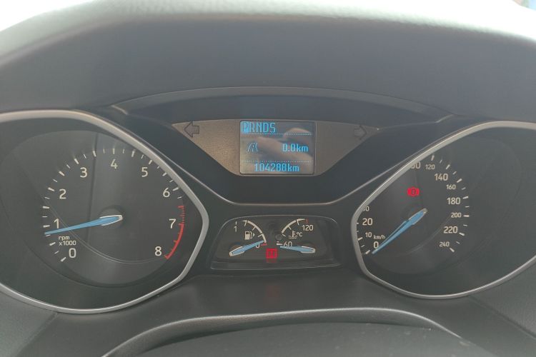 福特 福克斯 2018款 三厢经典 1.6L 自动舒适型智行版中控内饰15