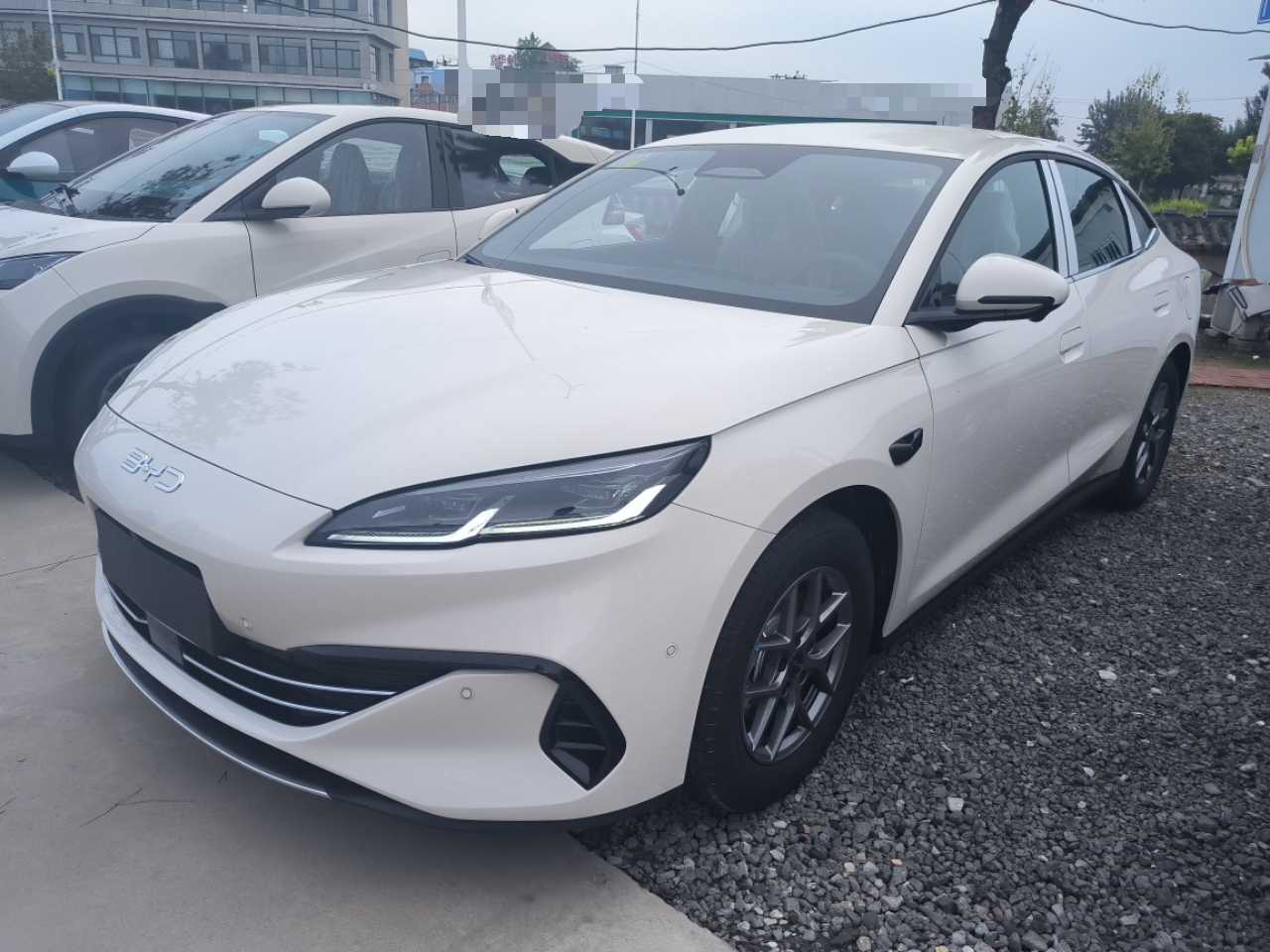 比亚迪 海豹06新能源 2025款 DM-i 智驾版 80KM豪华型