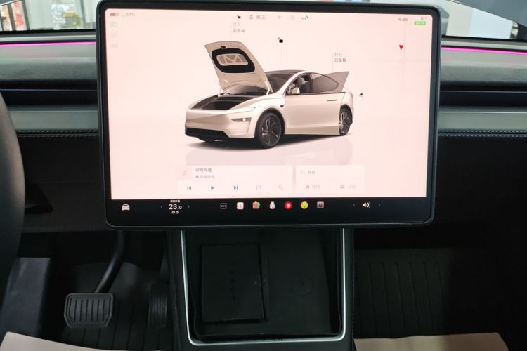 特斯拉 Model Y 2025款 长续航全轮驱动 首发版中控内饰16
