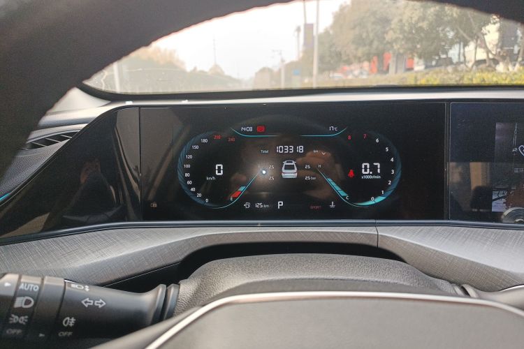 长安 逸动 2022款 PLUS 蓝鲸NE 1.4T GDI DCT尊贵版局部细节14