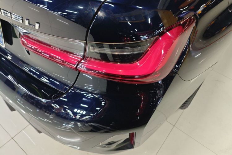 宝马3系 2023款 325Li M运动曜夜套装车身外观9