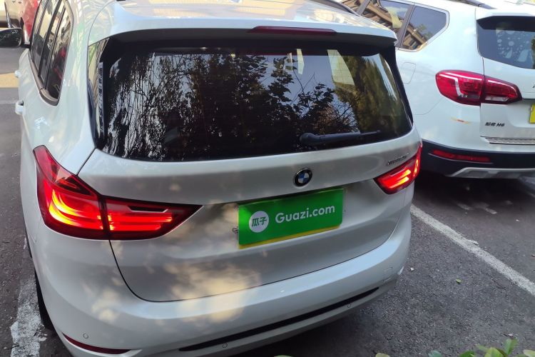 宝马2系旅行车(进口) 2015款 218i 运动设计套装车身外观6