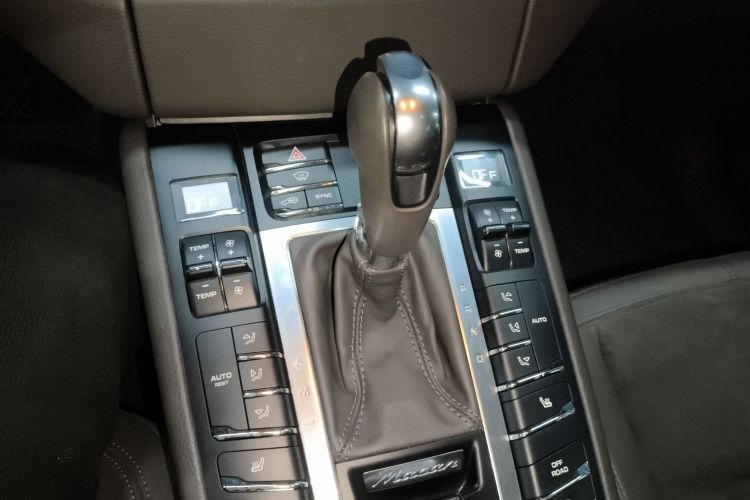 保时捷 2016款 Macan 2.0T中控内饰18