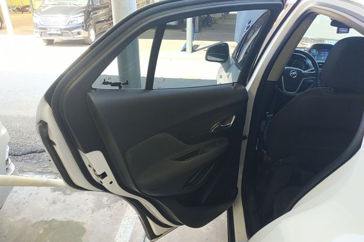 别克 昂科拉 2015款 1.4T 自动两驱都市精英型中控内饰7008