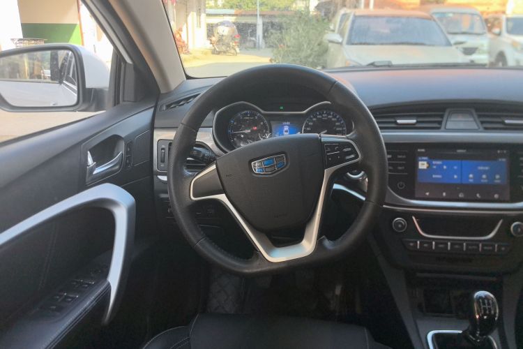 吉利汽车 帝豪 2017款 三厢百万款 1.5L 手动向上版中控内饰13