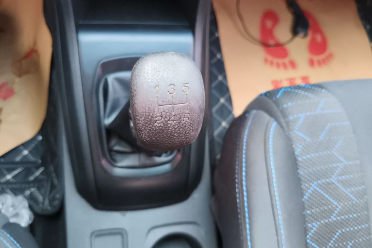 宝骏310 2016款 1.2L 手动超值型局部细节18