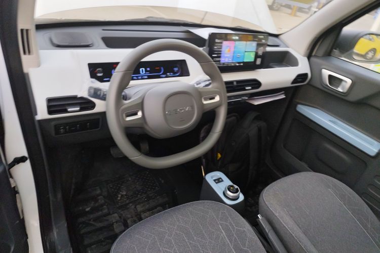 吉利银河 2024款 熊猫mini 200km 耐力熊中控内饰7002