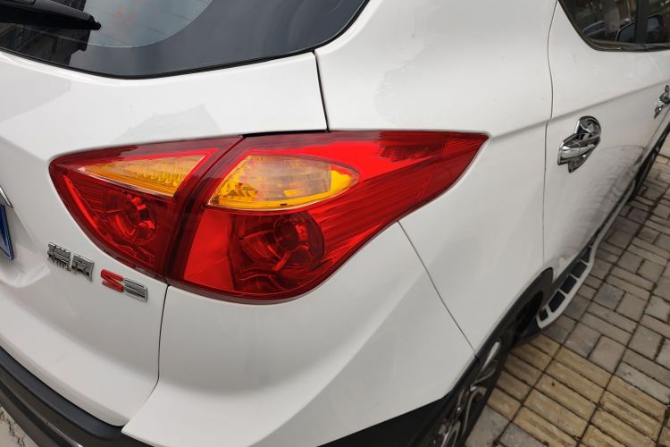 江汽集团 瑞风S3 2016款 1.5L 手动豪华智能型车身外观9