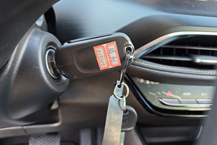 别克 威朗 2023款 Pro 乐享版中控内饰11