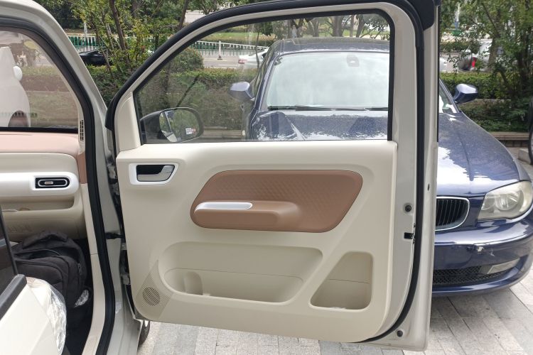 五菱汽车 宏光MINIEV 2024款 第三代 215km 青春版中控内饰7005