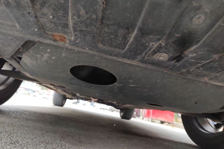 三菱 欧蓝德 2018款 2.0L 两驱荣耀版 5座局部细节9007