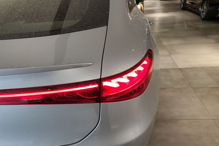 奔驰EQS 2022款 改款 450+ 先锋版车身外观9