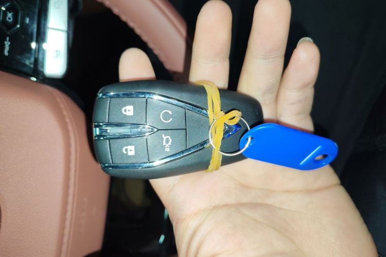 长安CS75 PLUS 2023款 第三代 1.5T 自动尊贵型中控内饰7001