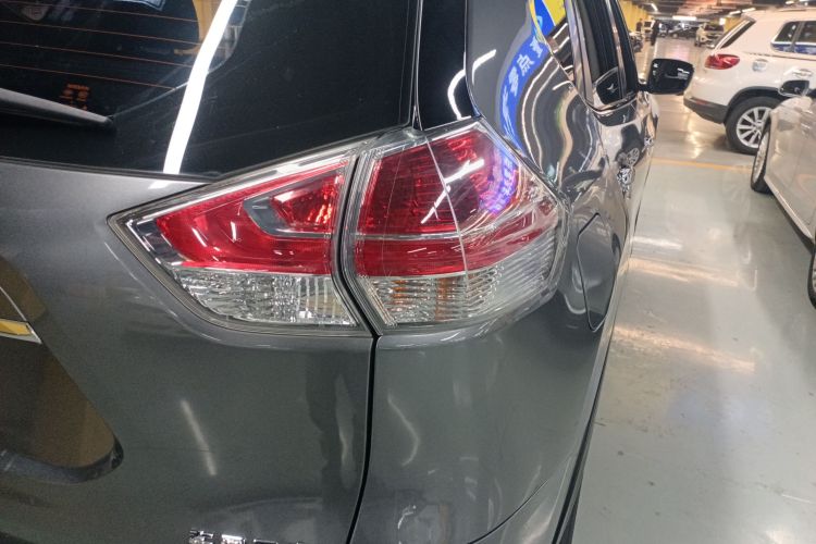 日产 奇骏 2016款 2.5L CVT运动版 4WD车身外观6006