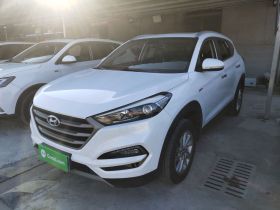 现代 途胜 2015款 1.6T 双离合两驱智能型