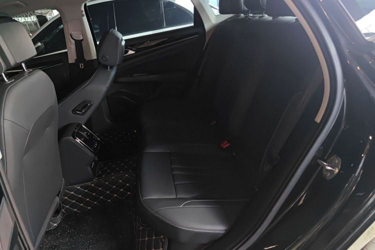 大众 帕萨特 2025款 出众款 380TSI 星空龙腾版中控内饰7004