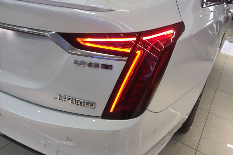 凯迪拉克CT6 2022款 28T 尊贵型车身外观9