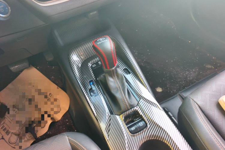 丰田 雷凌 2023款 智能电混双擎 1.8L 运动版中控内饰18