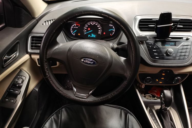 福特 福睿斯 2017款 改款 1.5L 自动舒适型局部细节13