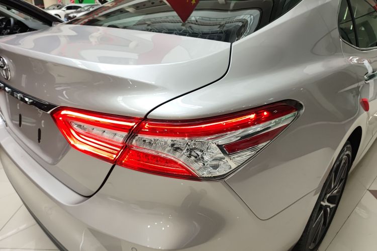 丰田 凯美瑞 2021款 2.5G 豪华版车身外观9