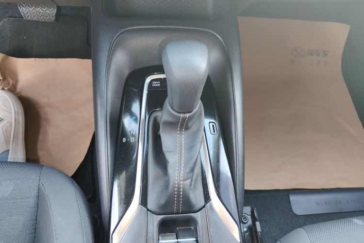 丰田 雷凌 2024款 智能电混双擎 1.8L 领先版中控内饰18