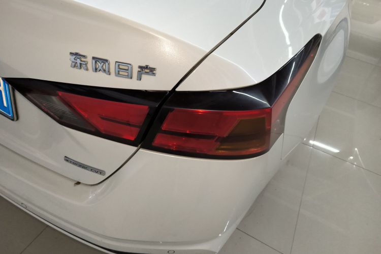 日产 天籁 2021款 2.0L XL 舒适版车身外观9