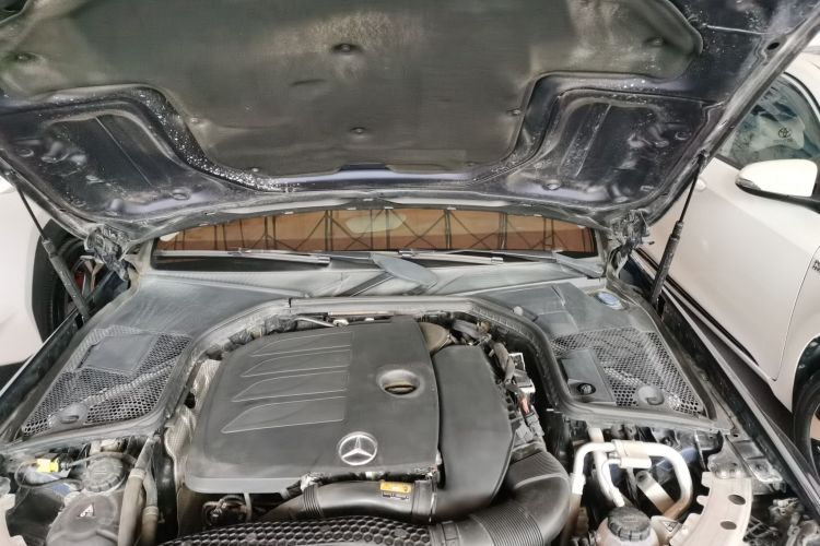 奔驰C级 2019款 改款 C 260 L 运动版机舱底盘24