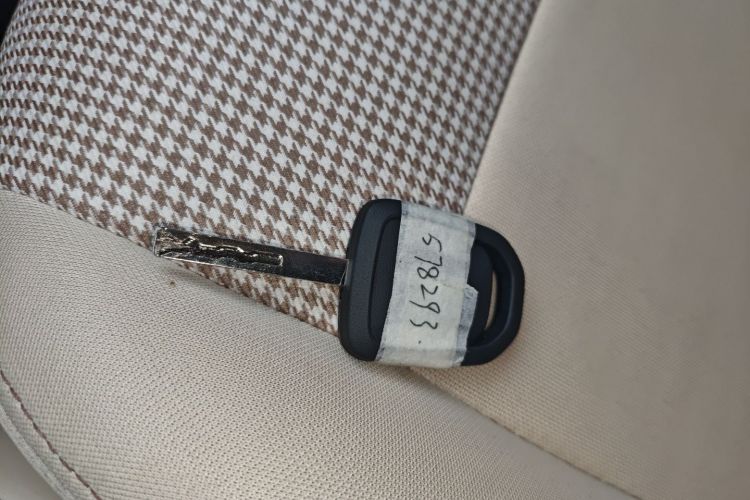 五菱汽车 宏光MINIEV 2025款 四门版 进阶款中控内饰7001