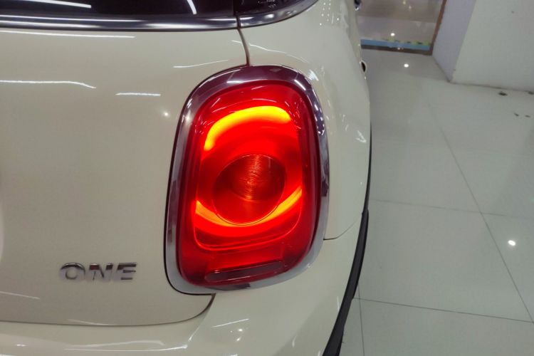 MINI 2018款 1.5T ONE PLUS车身外观9