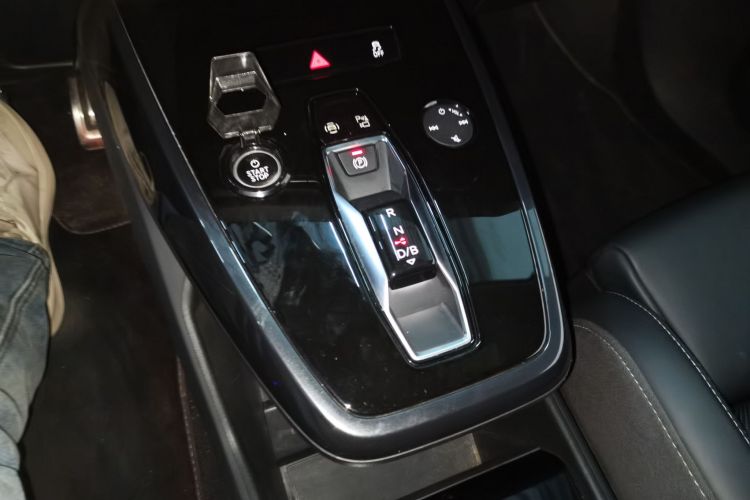 奥迪Q4 e-tron 2024款 40 e-tron 创境版中控内饰18