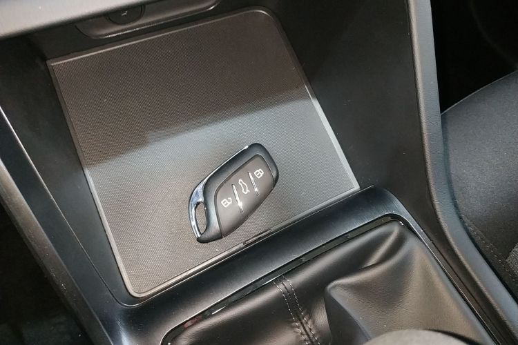 荣威i5 2023款 1.5L 手动舒享版中控内饰11