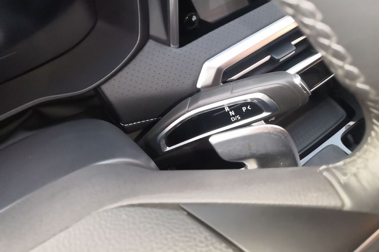 上汽大通MAXUS 大通G50 2023款 PLUS 1.5T 自动护航版局部细节18