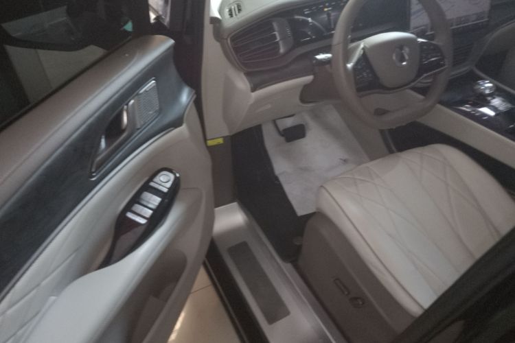 腾势D9 2023款 DM-i 945 公务版中控内饰20