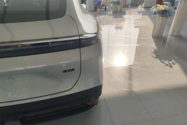 深蓝汽车 深蓝L06 2026款 560Ultra激光版车身外观9