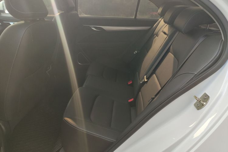 吉利汽车 帝豪 2020款 1.5L CVT向上版中控内饰7004