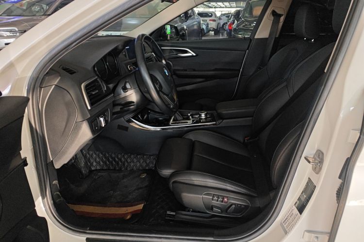 宝马1系 2019款 118i M运动套装中控内饰19