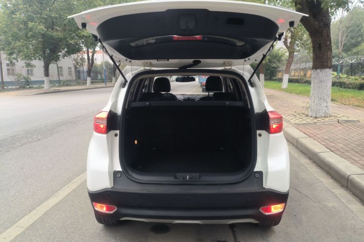 长安CS15 2016款 1.5L 手动时尚版机舱底盘23