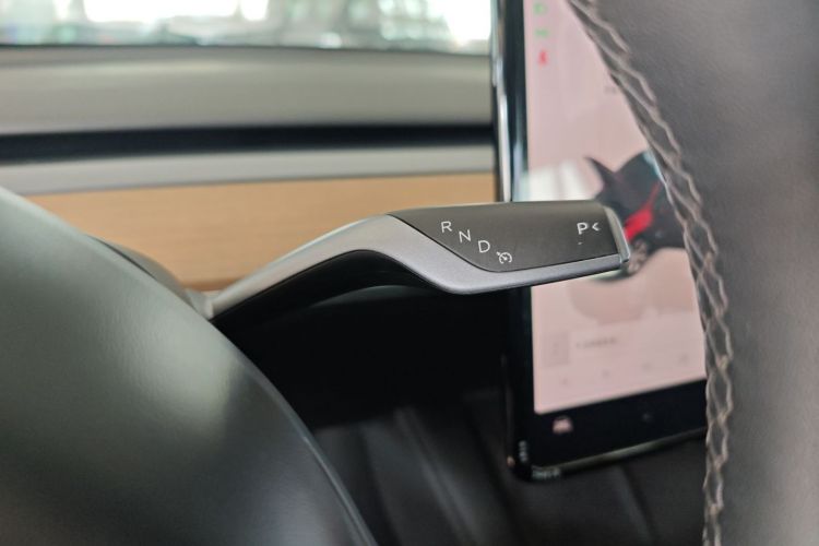 特斯拉 Model Y 2022款 后轮驱动版中控内饰18