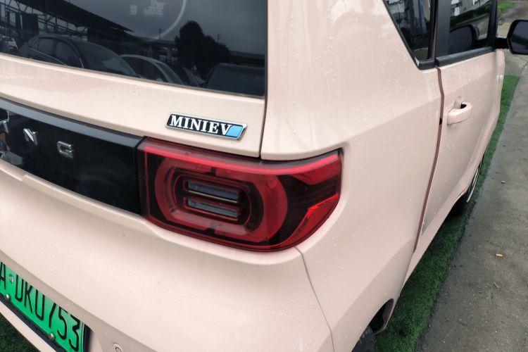 五菱汽车 宏光MINIEV 2021款 马卡龙臻享款 磷酸铁锂车身外观9