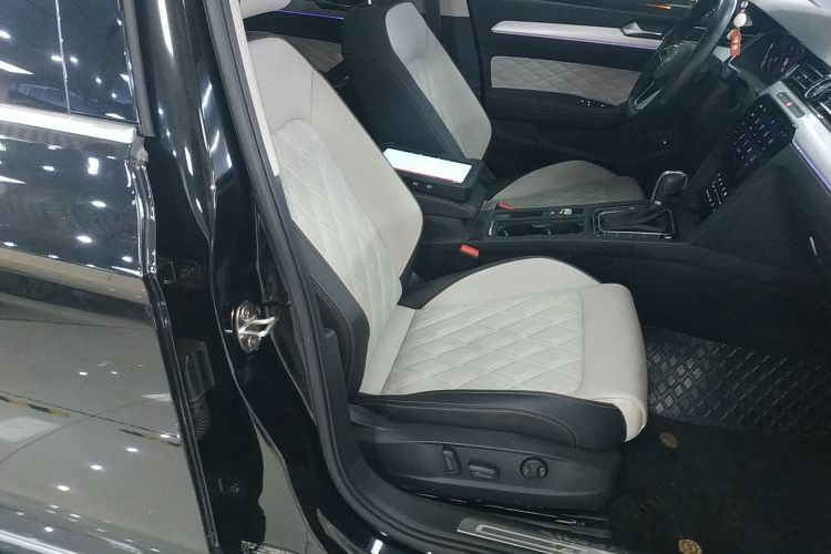 大众 迈腾 2023款 200万辆纪念版 330TSI DSG豪华型局部细节41