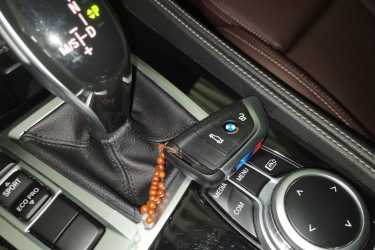 宝马1系 2021款 120i M运动曜夜版中控内饰11