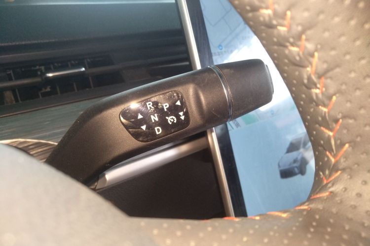 哪吒汽车 哪吒AYA 2023款 318 Lite局部细节18