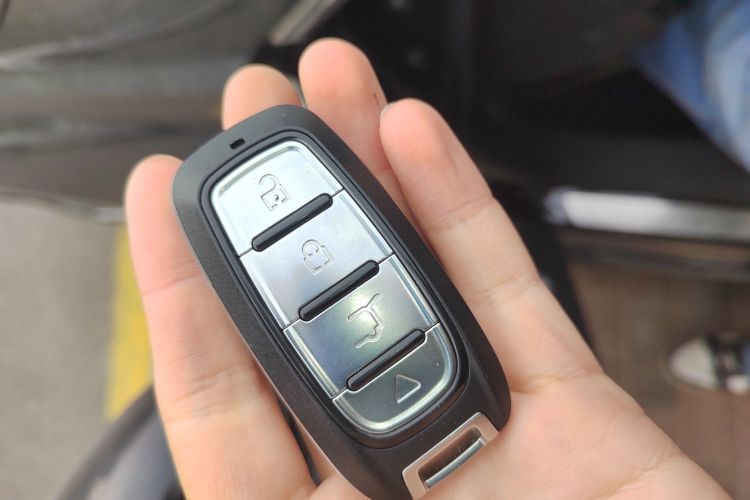 红旗H5 2019款 30TD 智联韵动版中控内饰11