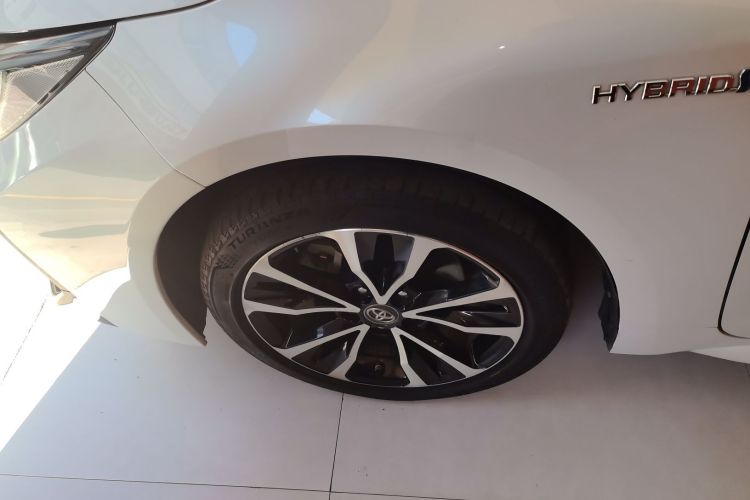 丰田 雷凌 2021款 双擎 1.8H E-CVT运动版车身外观6007