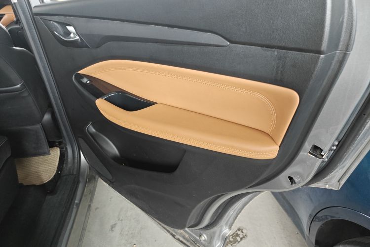 五菱汽车 五菱宏光S3 2018款 1.5L 手动豪华型 国V中控内饰7006