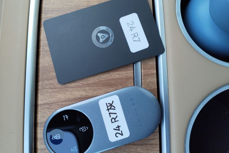 鸿蒙智行 智界R7 2024款 纯电 736km UItra中控内饰7001