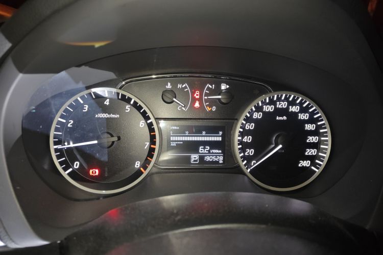 日产 轩逸 2016款 1.6XL  CVT尊享版中控内饰14