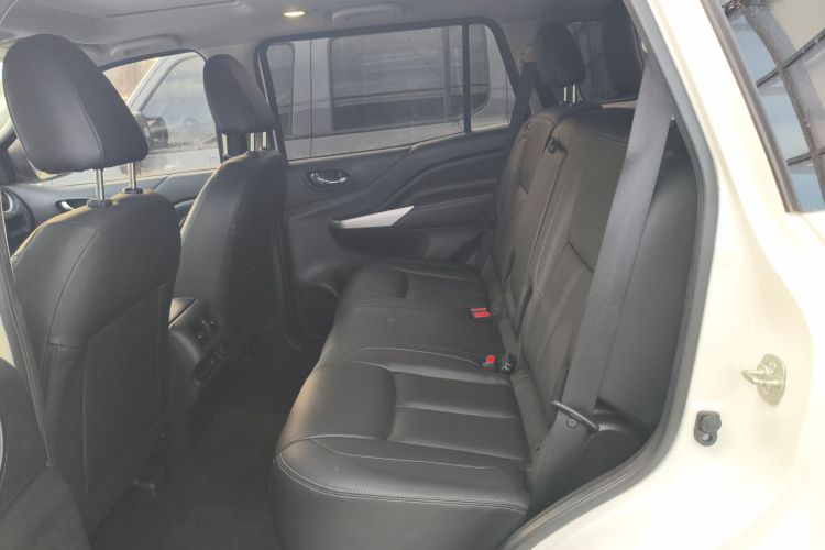 日产 途达 2020款 2.5L XL Upper 4WD 自动四驱豪华版中控内饰21