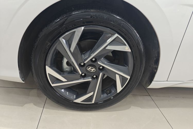 现代 伊兰特 2023款 1.5L CVT GLX精英版车身外观6007