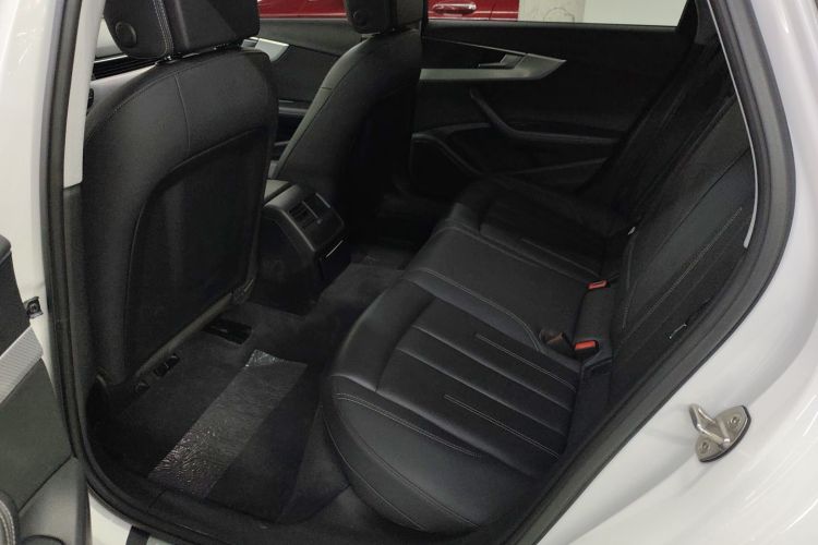 奥迪A4L 2020款 40 TFSI 时尚致雅型中控内饰21